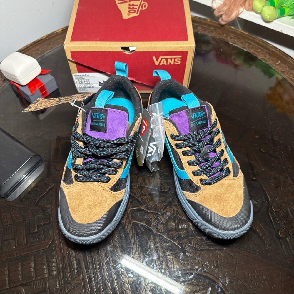 VANS ULTRARANGE MTE  TOBACCO/BLACK HIKING SHOE MADE FOR THE ELEMENTS ALL WEATHER